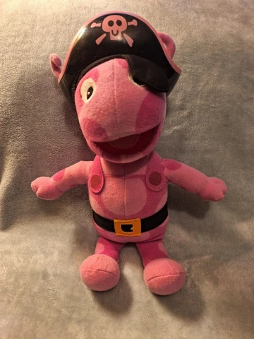 BACKYARDIGANS Uniqua Singing pirate (good condition.. used) Cover