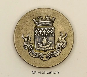 Button Association Coopérative- Cars A Paris. France, to The 1900. 28 MM - Picture 1 of 3