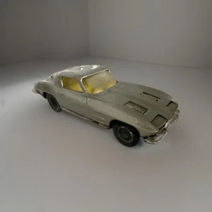 CORGI TOYS 310 CHEVROLET CORVETTE STING RAY DIECAST MODEL CAR SILVER 1963 - Picture 1 of 5