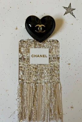 Chanel Corazón Dije Accesorio Vacaciones Navidad Nuevo 2023 Foto 1 de 4