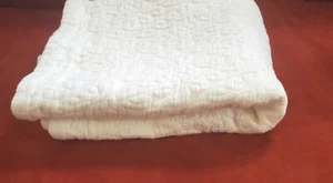 1 Vera Wang Pillow Sham Quilted 23" x 37" Cotton Snow White - Picture 1 of 6