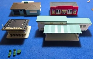 Lot of 4 Plasticville Ho Scale Buildings Trailer Hot Dog Stand, House and 5 & 10 - Picture 1 of 8