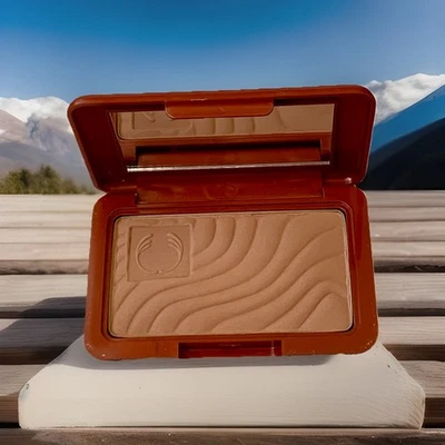 The Body Shop Colourings Tinted Bronzing Powder 01 Golden Bronze 12g Rare *New* - Image 1 of 3