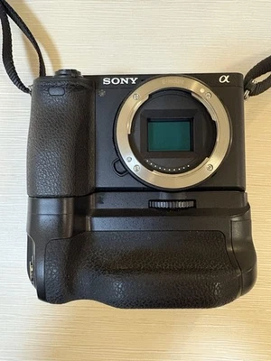 Cuerpo de cámara Sony A6500 con accesorios Foto 1 de 4