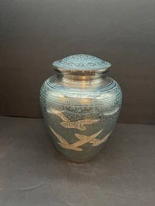 Beautiful Large Brass Adult 200 Cubic Inch Funeral Cremation Urn for Ashes - Picture 1 of 8