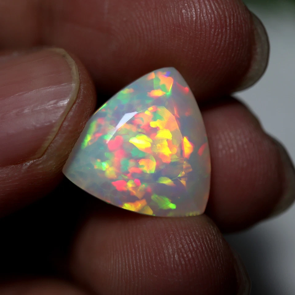 Piedra preciosa sólida de ópalo etíope natural fuego llamativo corte billón 16x15,6 mm 9,5 quilates Foto 1 de 4