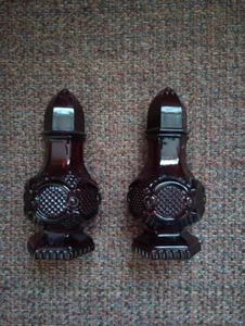 Avon RubyCape Cod 1876 Collection Salt And Pepper Shakers - Picture 1 of 4