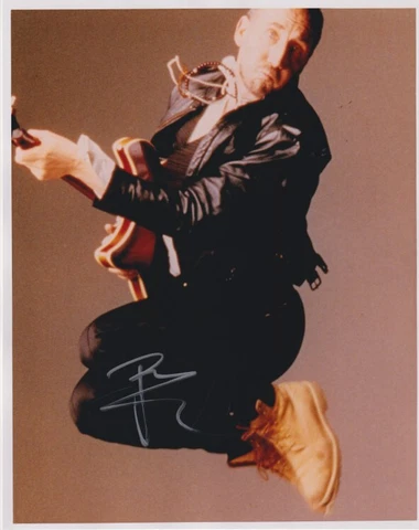 Pete Townshend (The Who) vintage signed 8x10 photo Cover