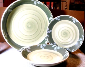 Villa Romana~Hand Painted Olive Branch & Swirl Pattern 3 Piece Set - Picture 1 of 12
