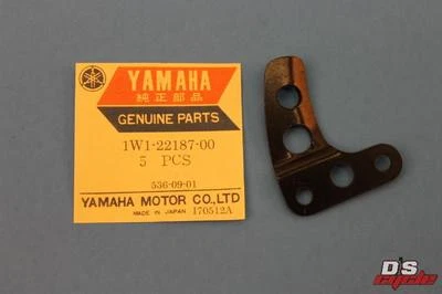 NOS YAMAHA IT425 IT400 IT250 YZ DT MX TT XT RT PIEZA GUÍA CADENA # 1W1-22187-00-00 Foto 1 de 4
