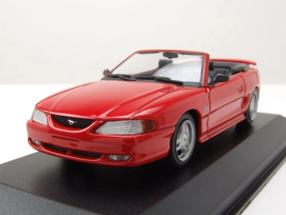 Ford MUSTANG Cabrio 1994 Red Maxichamps 940085630 1 43 MINICHAMPS