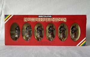Box of 6 Vintage Britains British Regiments BLACK WATCH PIPERS Toy Soldiers 7240 - Picture 1 of 12