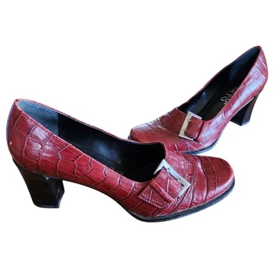 Zapatos de tacón Franco Sarto de cuero rojo sin cordones (2,75") para mujer talla 7  Foto 1 de 4