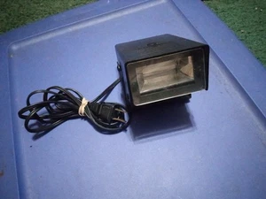 Vintage Mini Strobe Light With Mounting Bracket 20 Watts USA Works Great Rare - Picture 1 of 12