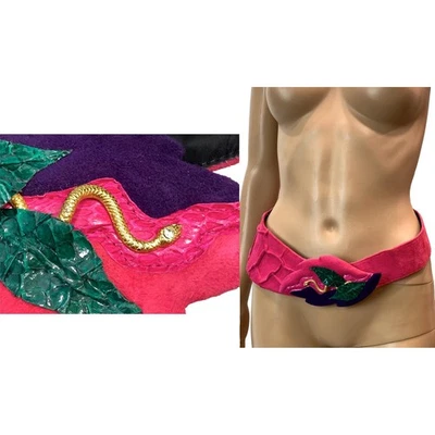 Increíble Cinturón Asimétrico Ancho Gamuza Rosa Años 80 con Serpiente Dorada | S Foto 1 de 4