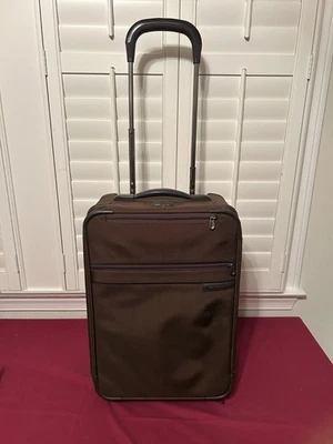 "Maleta de mano vertical Briggs & Riley Baseline marrón U420L 20"" rueda trasera" Foto 1 de 4
