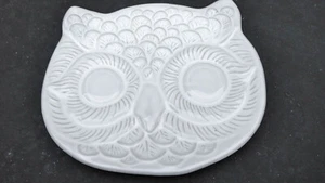 OWLS! White porcelain horned owl tray/plate 10.25" X 9" Pottery Barn, micro safe - Picture 1 of 7