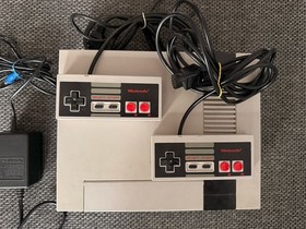 Nintendo NES Konsole Grau + 2 Controller + Supermario bros, Tetris & Worldcup