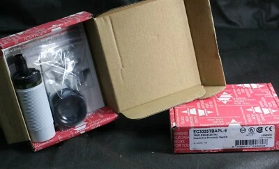 One (1) Carlo Gavazzi EC3025TBAPL-6 Capacitive Proximity Sensor Lithuania NEW - Image 1 of 4