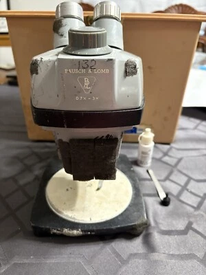 Microscopio de laboratorio Bausch & Lomb 0,7X - 3X de colección Foto 1 de 4