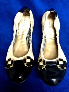 Women's Tahari Gloria Ballet Flats Leather Shoes Size 7M - Picture 1 of 4