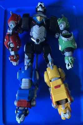 Voltron Legendary Defender Combinable Figure 2017 Playmates - Image 1 of 4