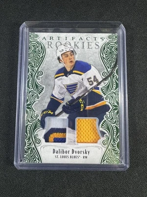 PARCHE COLOR MATERIAL ESMERALDA DALIBOR DVORSKY 2025-26 ARTEFACTOS NOVATOS #196/99 Foto 1 de 2