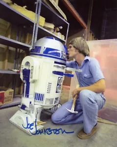 JOE JOHNSTON SIGNED AUTOGRAPHED 8x10 PHOTO ILM LEGEND STAR WARS RARE BECKETT BAS - Picture 1 of 2