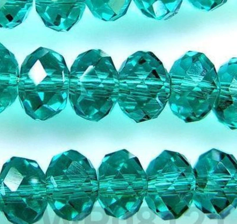 70pcs Green Crystal Faceted Gemstone Loose Beads 8mm - Image 1 of 1