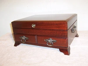 Cubiertos de caoba estilo americano antiguo desnudo truco con cajón - Imagen 1 de 13