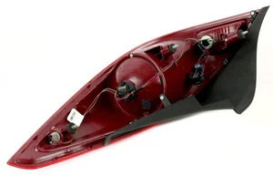 Luz trasera izquierda para conductor Pontiac G6 2006-09 con bombillas número de pieza 15942812 - Imagen 1 de 2
