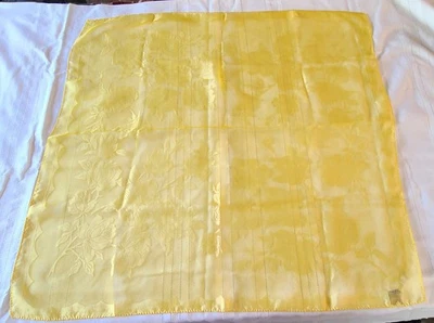 Hermosa bufanda vintage dorada/amarilla hecha en Japón tejida de nailon y rayón. Foto 1 de 3