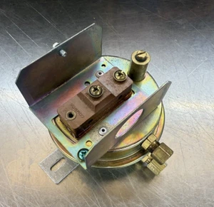 A.J Antunes SMD 8021204007 Diff Switch .17-6.0" W.C. - Picture 1 of 5