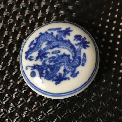 Caja de tinta de porcelana con patrón de dragón azul y blanco dinastía Qing de 1,57" Foto 1 de 4