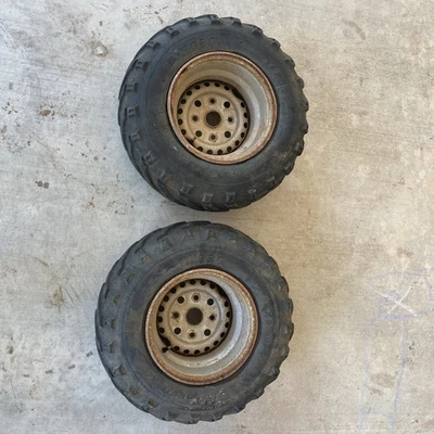 Par de llantas y neumáticos traseros Honda Trx200sx Foto 1 de 4