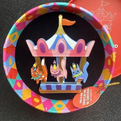 Broche Erstwilder, Meowy Go Round, nuevo en caja Foto 1 de 4
