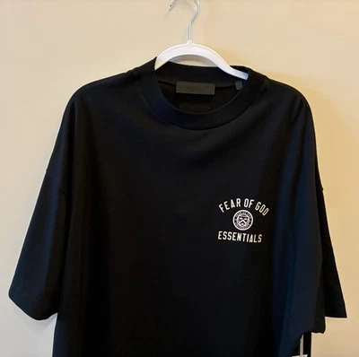 Camiseta Masculina Fear of God Essentials University Crewneck (Preta) Nova! | tamanho M - Imagem 1 de 4