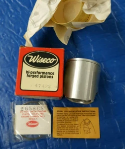 NOS VINTAGE WISECO PISTON 474P2 SUZUKI RM250 B C C2 N T X 1977-1981 474M06750 - Picture 1 of 4