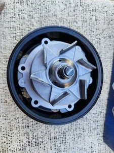 Bomba de agua Carquest para camioneta Chevy Chevrolet Silverado 1500 GMC Sierra Tahoe - Imagen 1 de 3