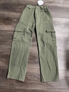 Pantaloni cargo kaki Princess Polly Pawley esercito verde oliva nuovi con etichette taglia 2 - Foto 1 di 4