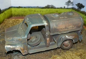 1/18 ( DSID ) rusted 1953 Chevy tanker parts in the junk yard - Picture 1 of 10