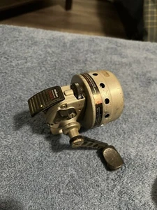 Carrete de pesca vintage Daiwa Silvercast 210 RL Spincast - Imagen 1 de 4