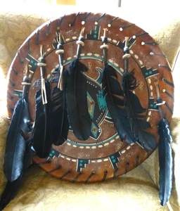 Wanddeko Indianer Motiv Tanzschild, rund, Schildkröte, schwarze Federn - Bild 1 von 14