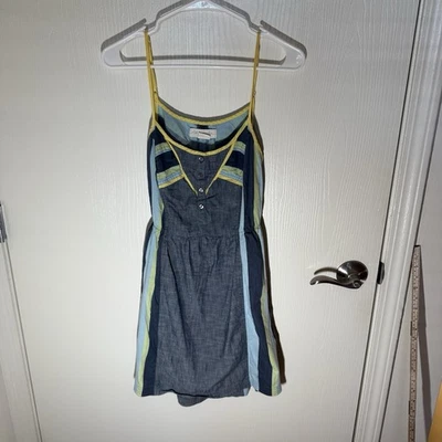 Staring at Stars Urban Outfitter Pop Bound Chambray 迷你礼服度假夏季 — 第 1/4 张图片