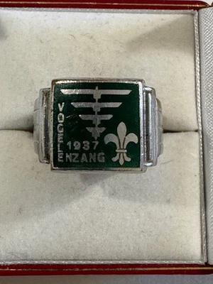 Anel quadrado de metal prata 1937 Boy Scout World Jamboree com esmalte verde - Imagem 1 de 4