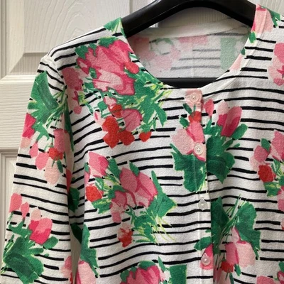 Cárdigan suéter para mujer blanco y negro a rayas estampado floral tejido ligero Foto 1 de 4