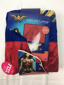 "Neu Wonder Woman Sikly weiche Überwurfdecke 40x50""" - Bild 1 von 2