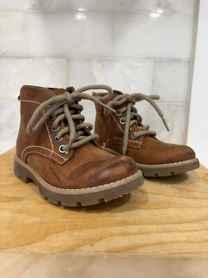 Little Kids Clarks Original Desert Boots toddler US size 7.5 Wide brown leather - Image 1 of 4