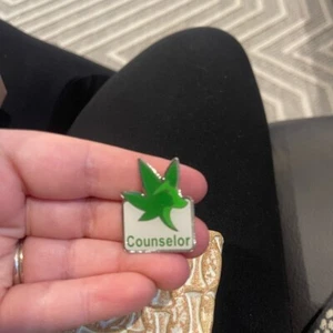Green Leaf Counselor Pin - Picture 1 of 2