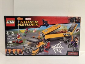 LEGO 76067 Marvel Super Heroes Tanker Truck Takedown Factory NEW SEALED